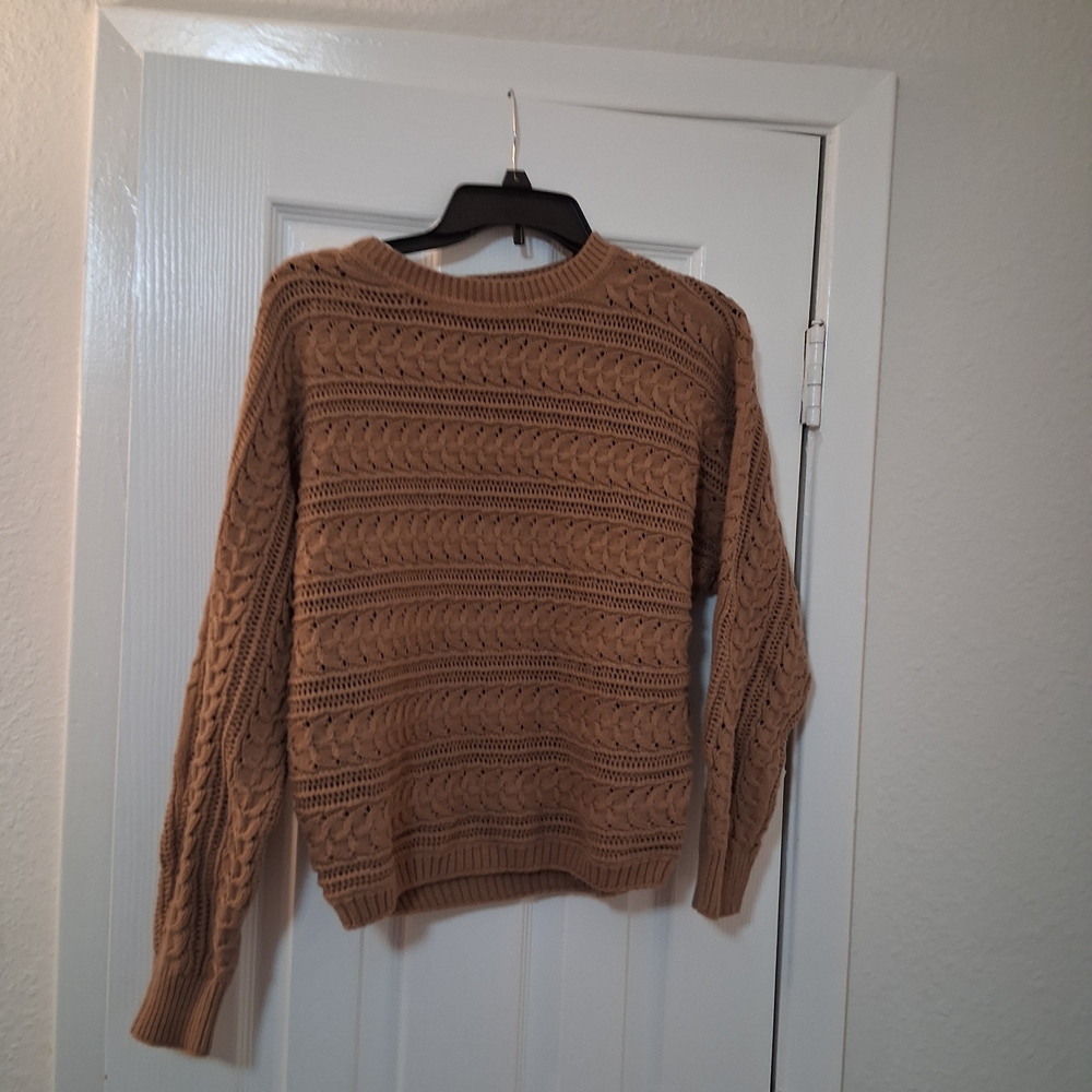 Cyrus Women’s Small Tan Cable-Knit Sweater -(Small)